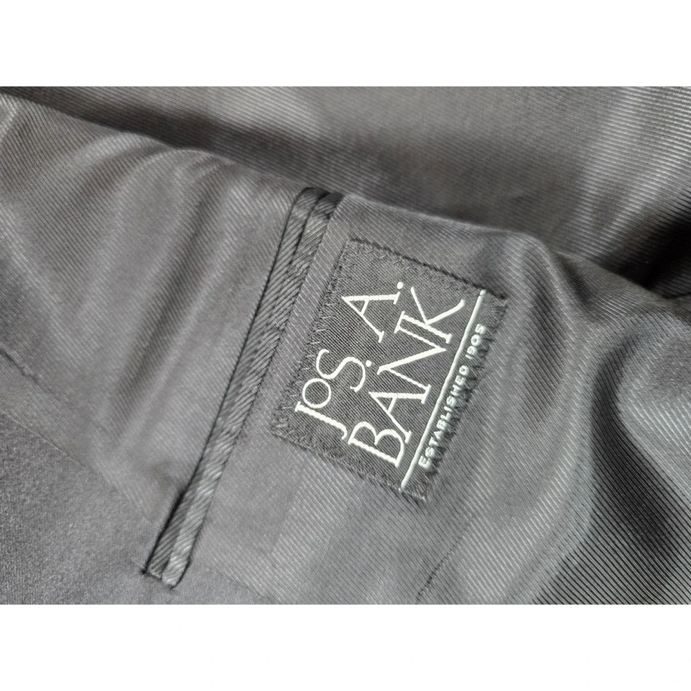 JoS A Bank Tuxedo Suit Men 46R 2 Piece Pants 42x31 Black 100% Wool Peak Lapel